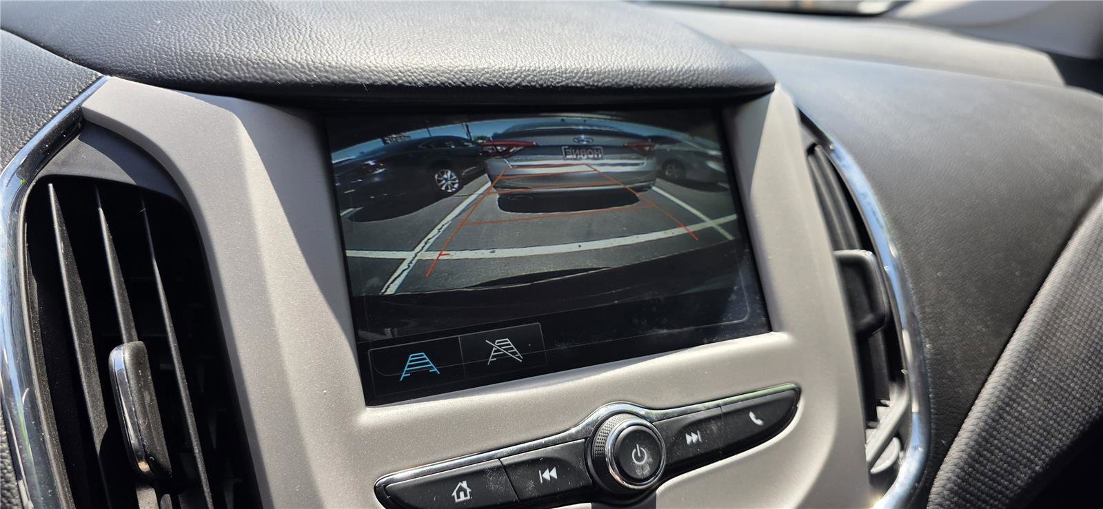 Used 2018 Chevrolet Cruze LS FWD image 20