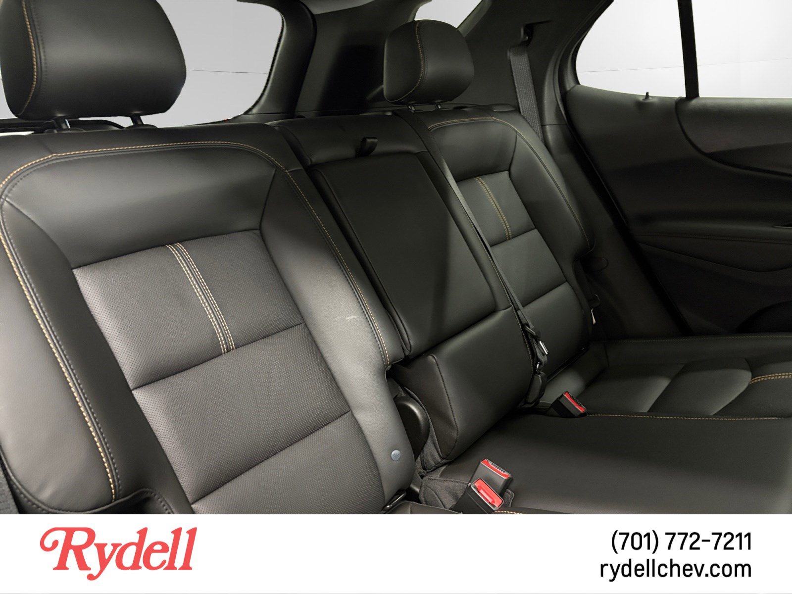 Used 2022 Chevrolet Equinox Premier w/ LPO, Floor Liner Package AWD/4WD image 17