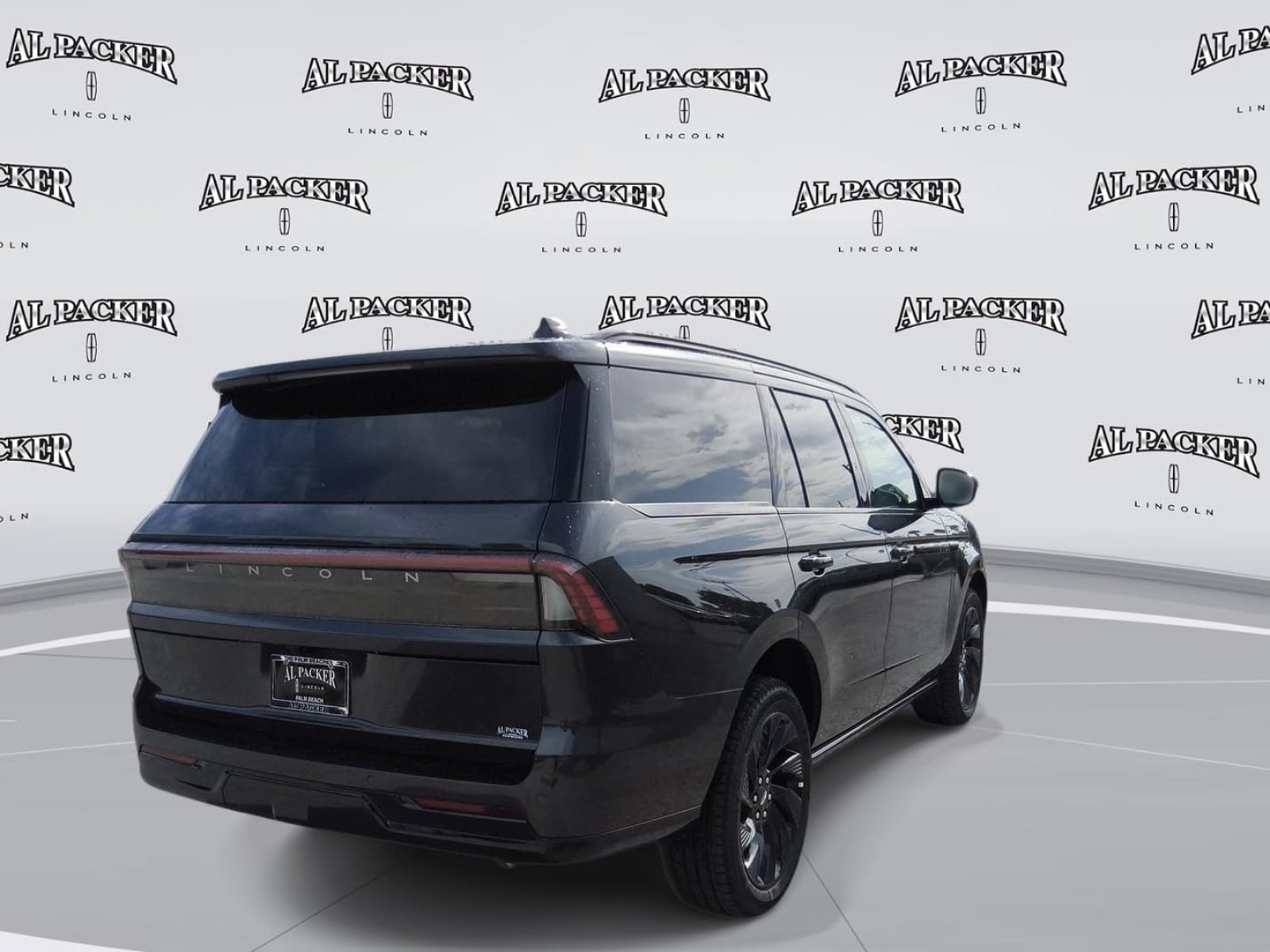 New 2027 Lincoln Navigator Reserve w/ Jet Appearance Package AWD/4WD image 5