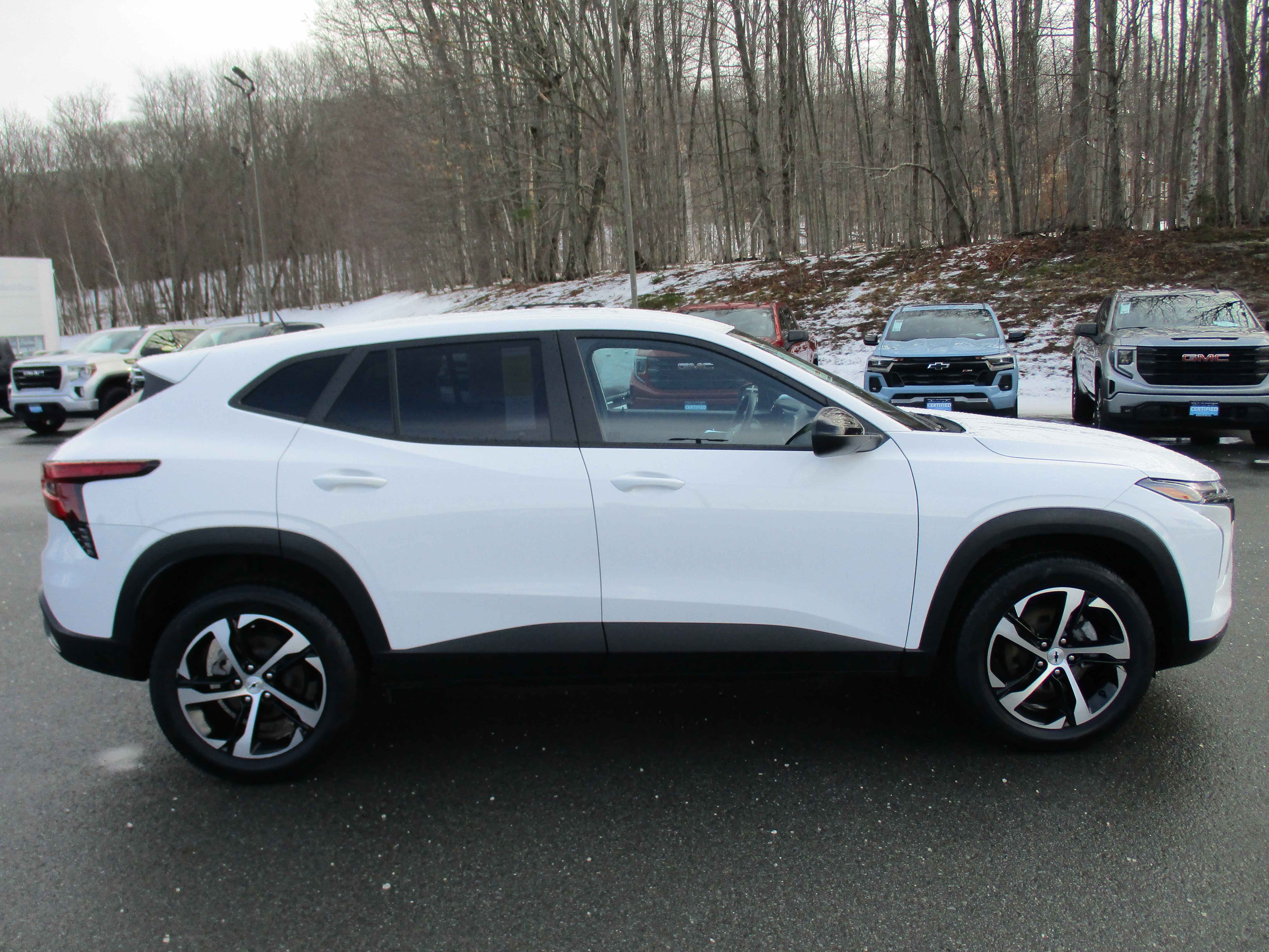 Certified 2024 Chevrolet Trax RS image 4