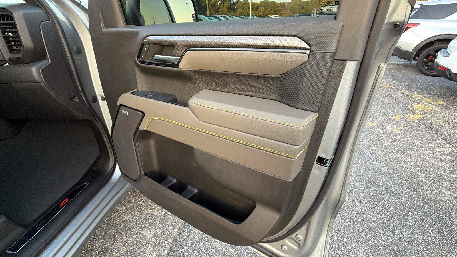 Used 2024 Chevrolet Silverado 1500 ZR2 w/ Technology Package AWD/4WD image 19