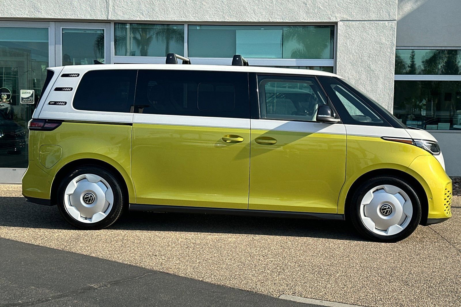 New 2025 Volkswagen ID. Buzz 1st Edition image 3