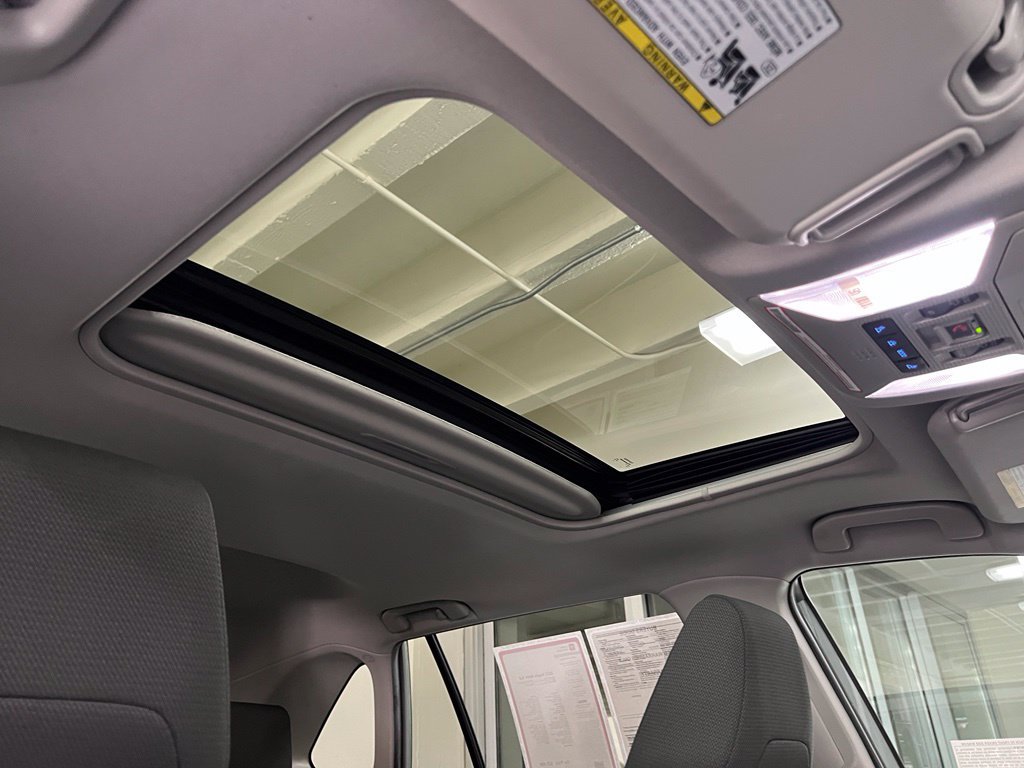 Certified 2022 Toyota RAV4 XLE w/ Convenience Package FWD image 24