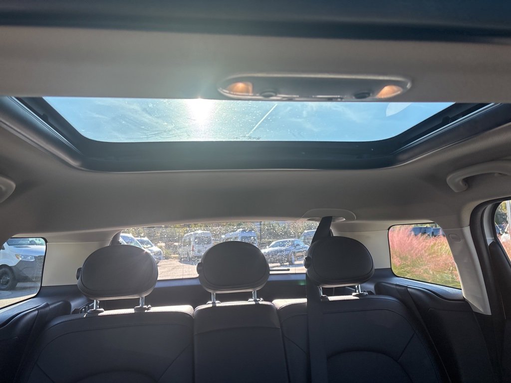 Used 2019 MINI Cooper Countryman w/ Premium Package image 29