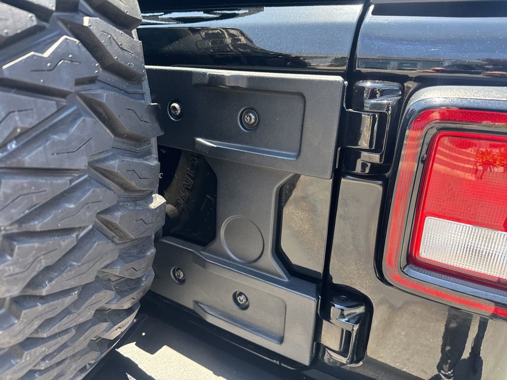 Used 2025 Jeep Wrangler Unlimited Sport AWD/4WD image 7