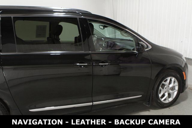 Used 2020 Chrysler Pacifica Touring-L Plus w/ Tire & Wheel Group image 36