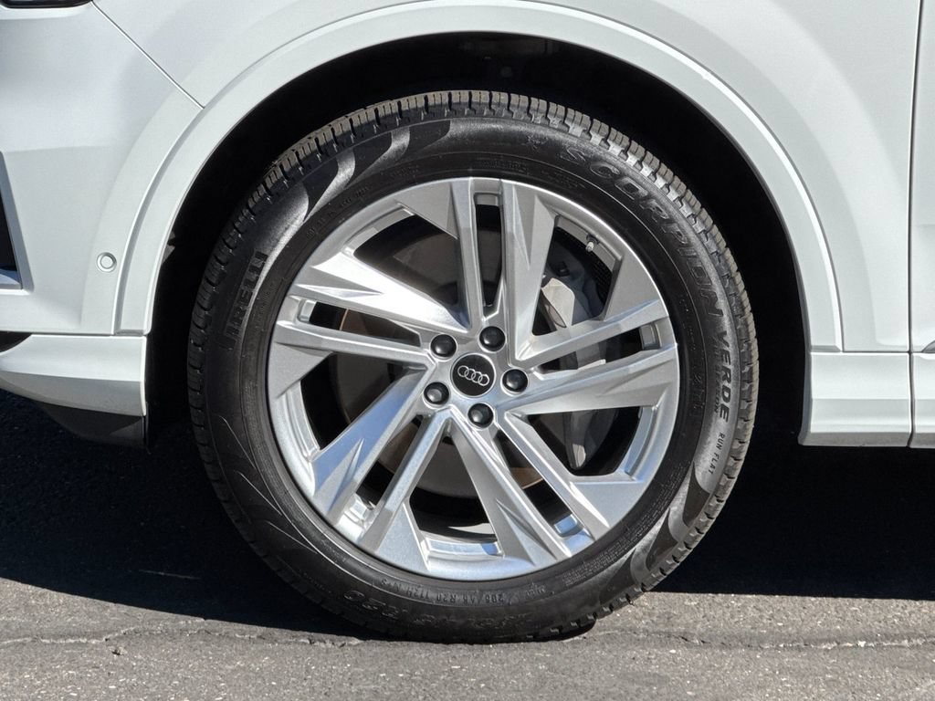 Used 2023 Audi Q7 3.0T Premium Plus AWD/4WD image 38