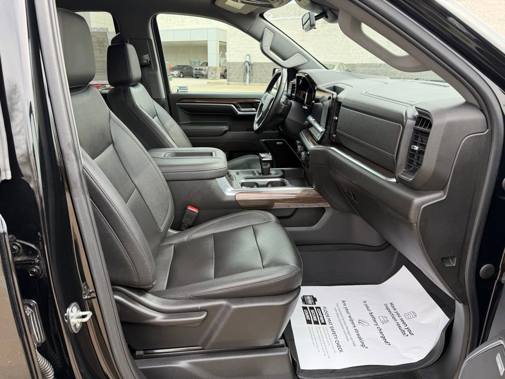 Used 2022 Chevrolet Silverado 1500 RST w/ Redline Edition image 35