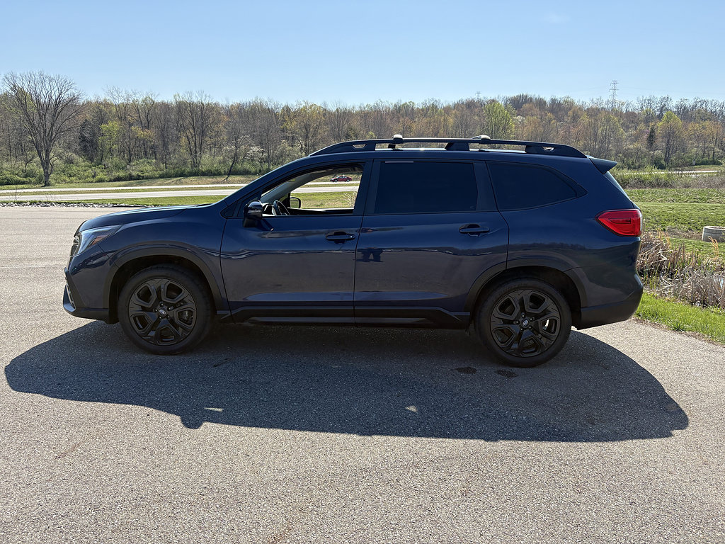 Used 2023 Subaru Ascent Onyx Edition AWD/4WD image 2