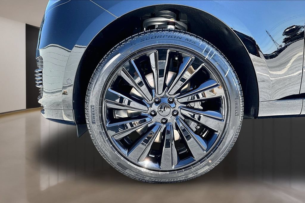 New 2026 Land Rover Range Rover SV AWD/4WD image 14