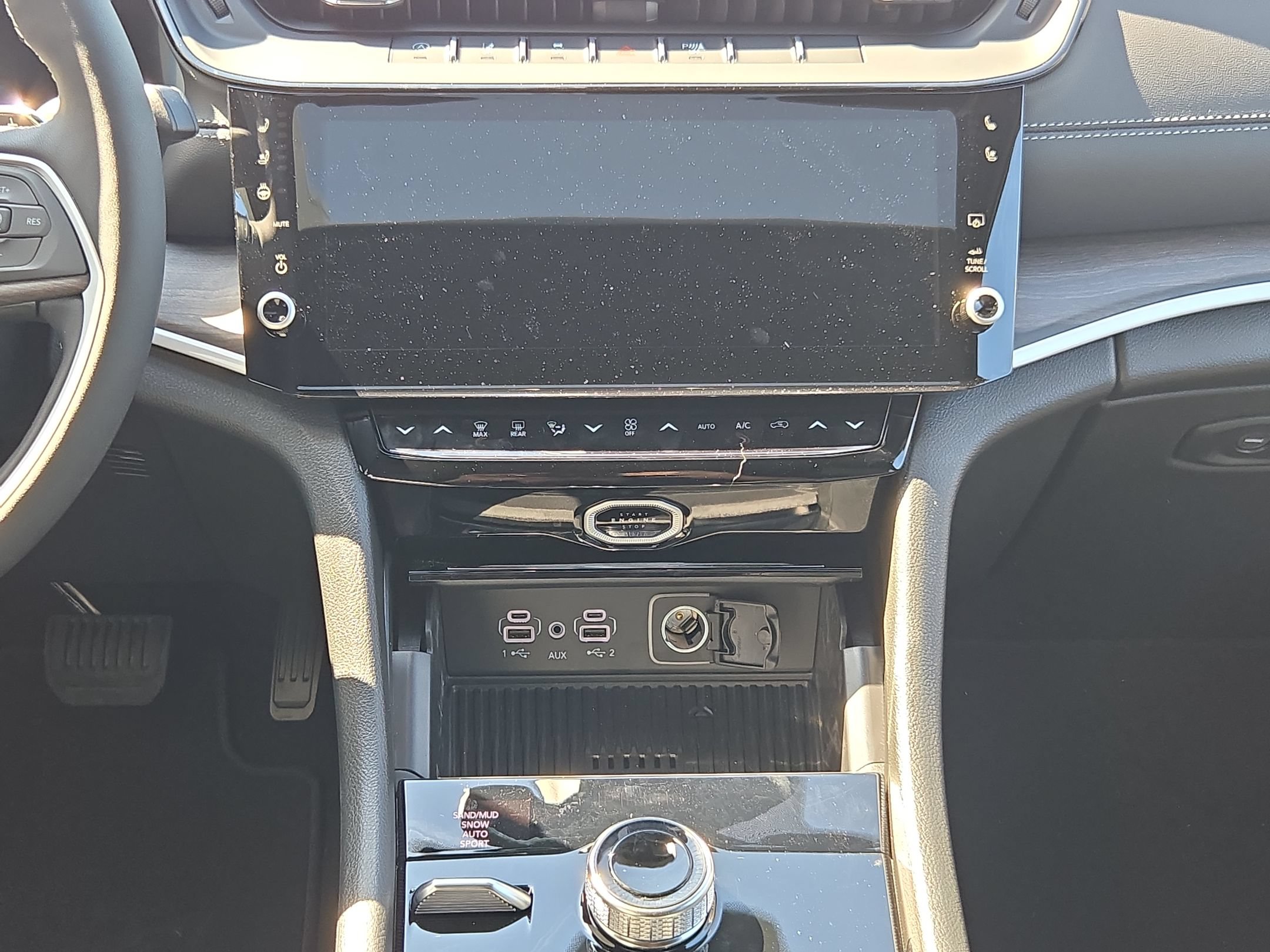 New 2027 Jeep Grand Cherokee Limited AWD/4WD image 28