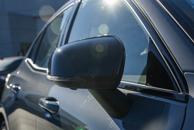 Used 2023 Volvo S60 T8 Plus image 13