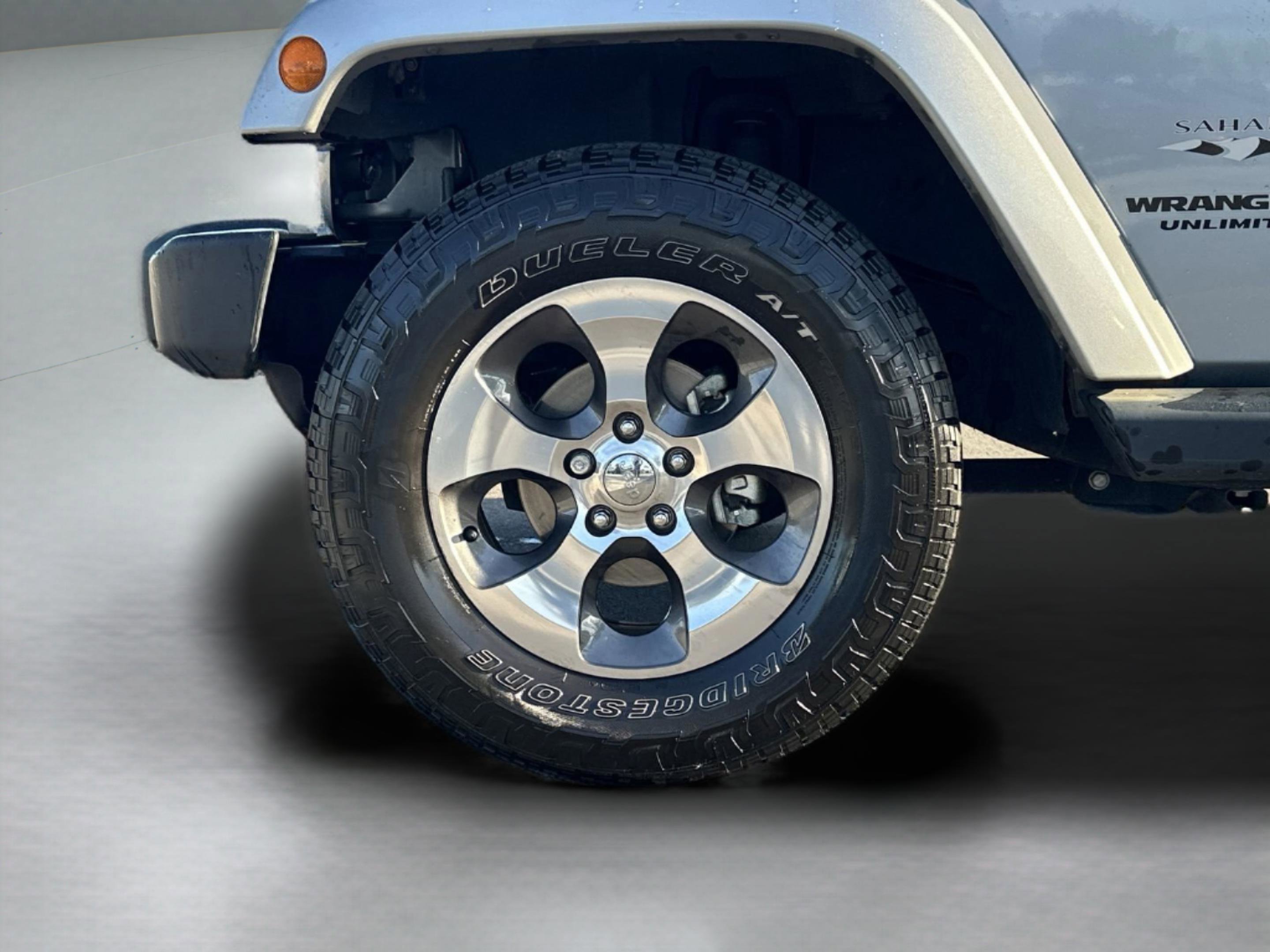 Used 2017 Jeep Wrangler Unlimited Sahara w/ Max Tow Package image 30