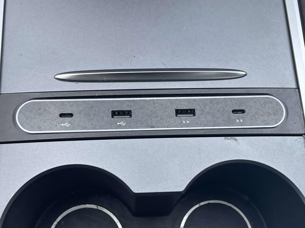 Used 2023 Tesla Model Y Long Range image 28