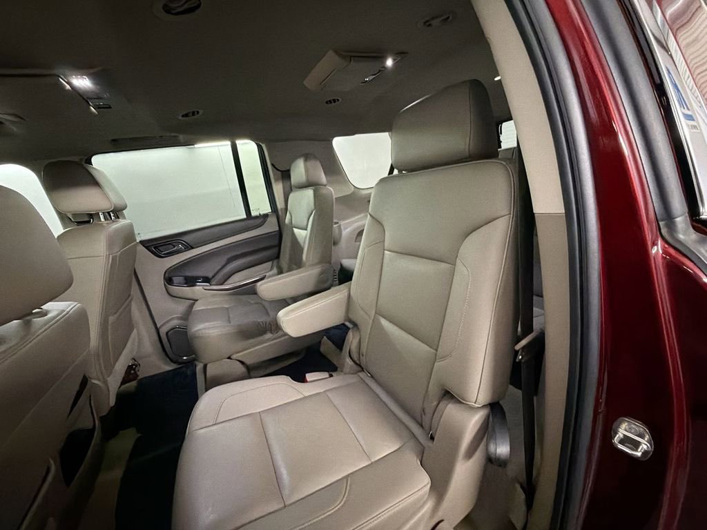 Used 2018 Chevrolet Suburban LT image 25