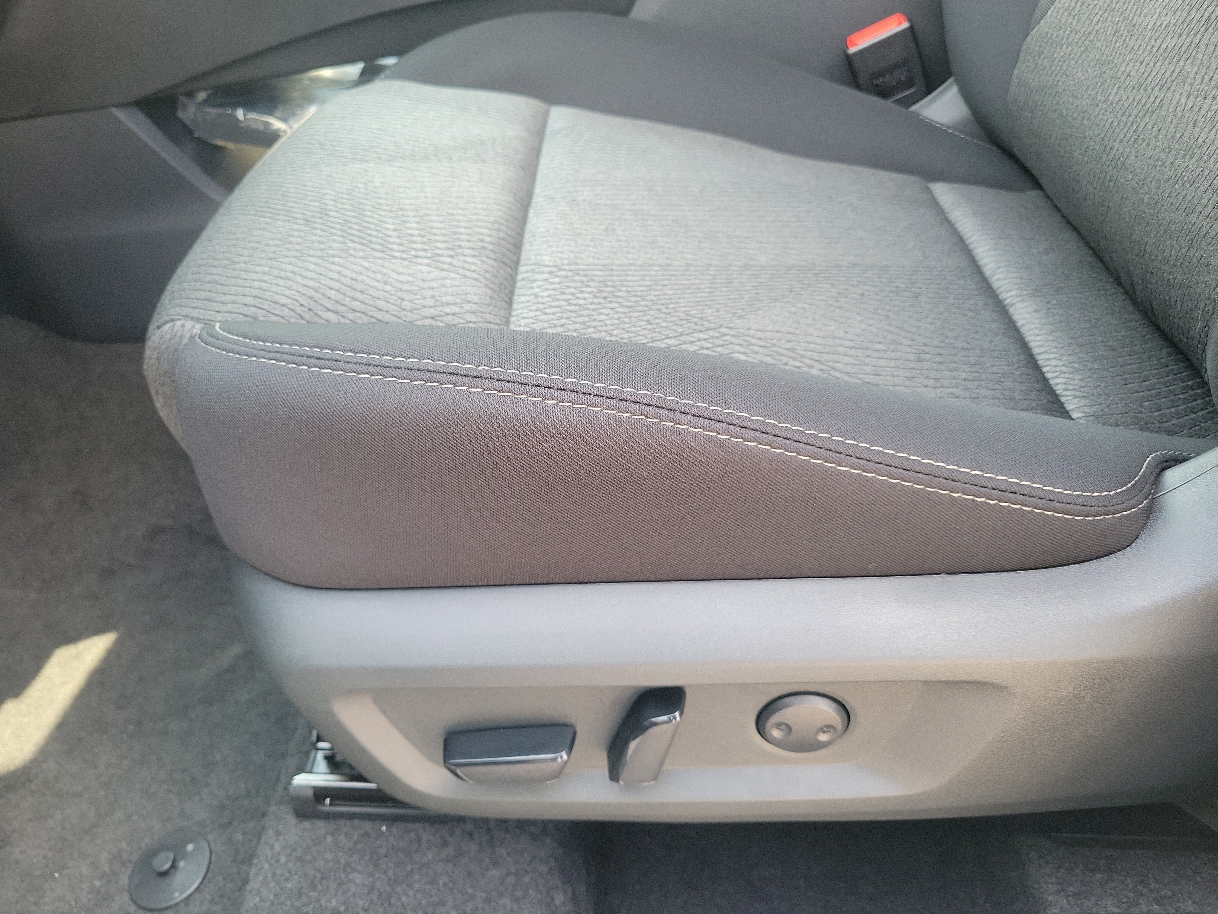 New 2027 Nissan Rogue SV FWD image 19