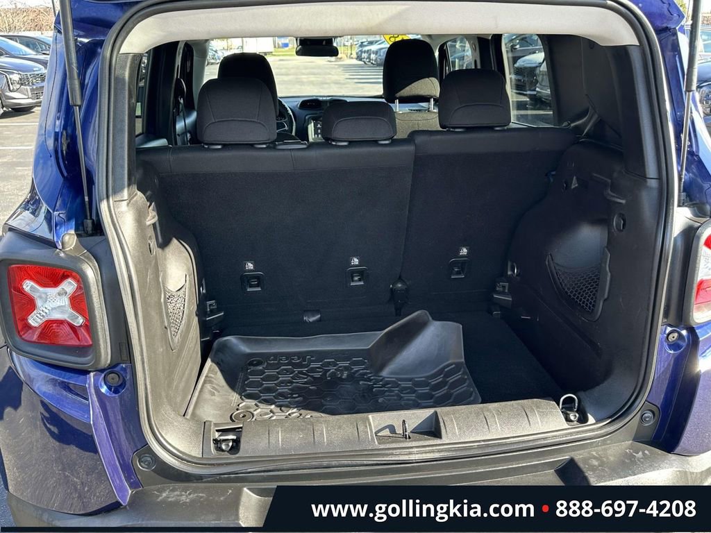 Used 2018 Jeep Renegade Latitude image 9