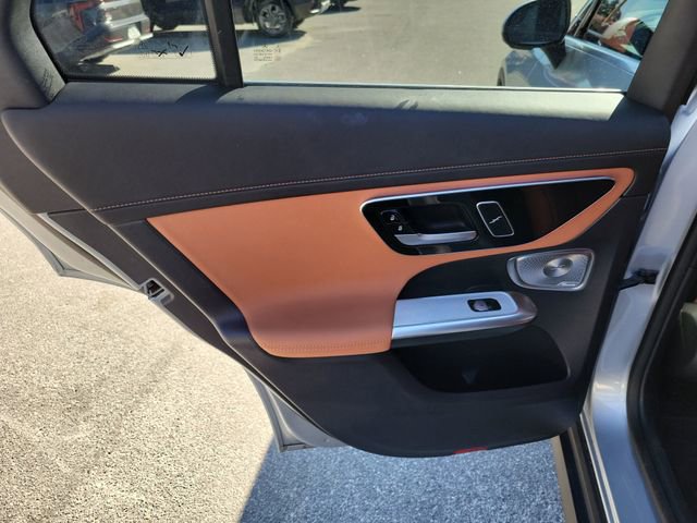 Used 2024 Mercedes-Benz GLC 300 4MATIC image 29