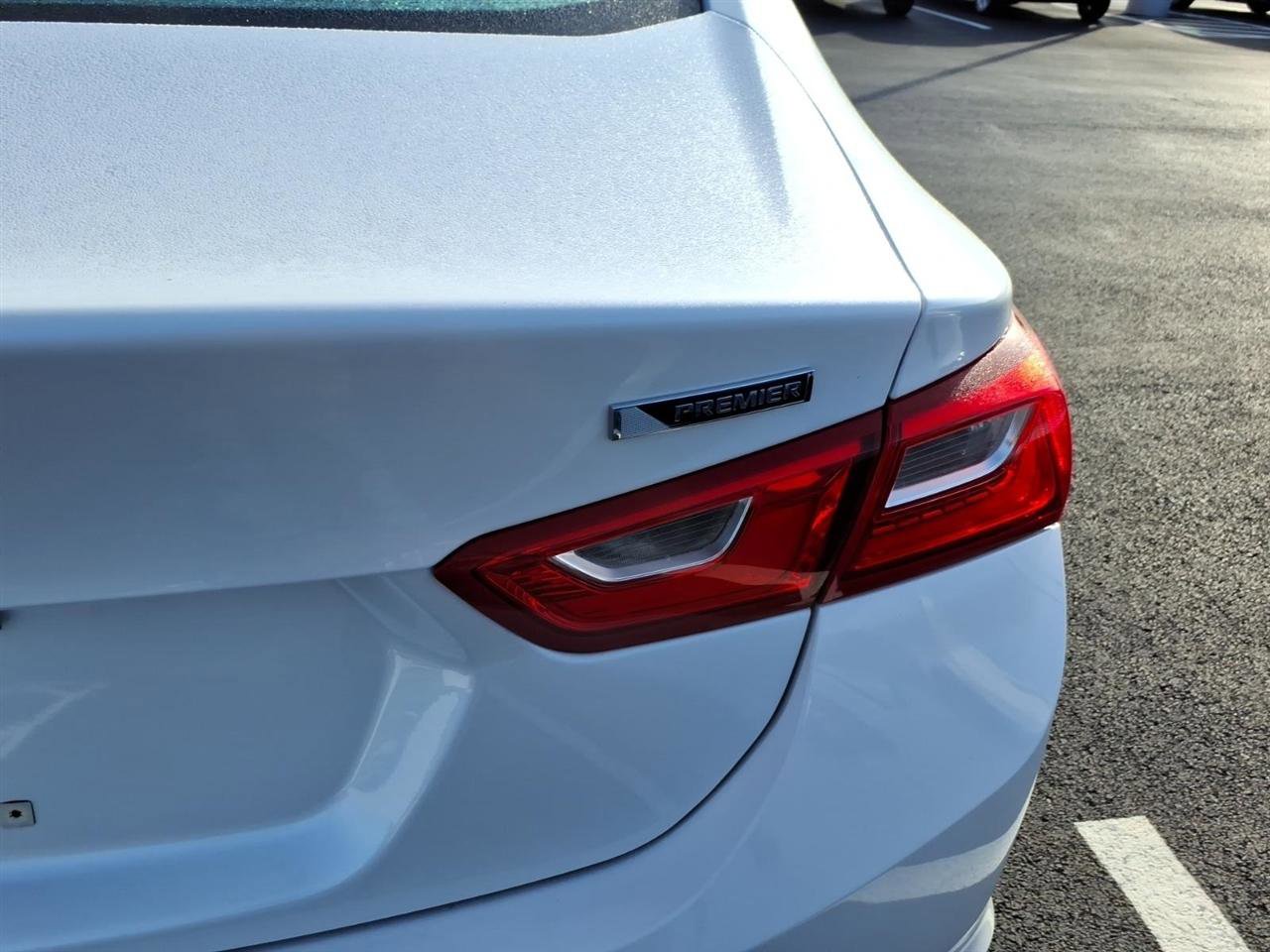 Used 2017 Chevrolet Malibu Premier image 5