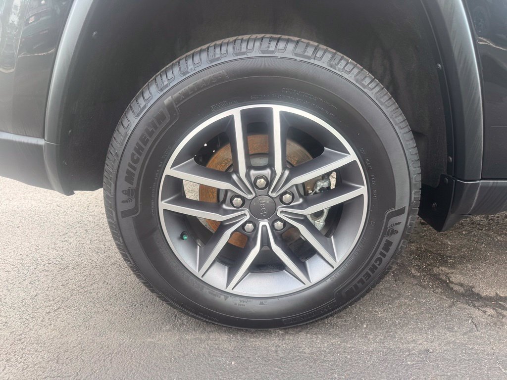Certified 2022 Jeep Grand Cherokee Limited AWD/4WD image 45