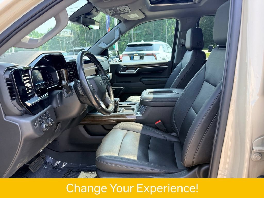 Used 2022 Chevrolet Silverado 1500 LT Trail Boss w/ LT Trail Boss Premium Package AWD/4WD image 6