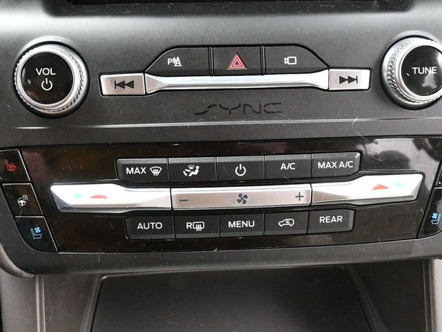 Used 2020 Ford Explorer Platinum w/ Premium Technology Package image 17