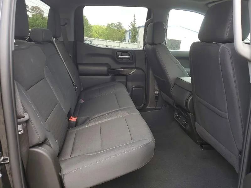 Used 2026 Chevrolet Silverado 1500 Custom Trail Boss w/ Midnight Edition AWD/4WD image 10