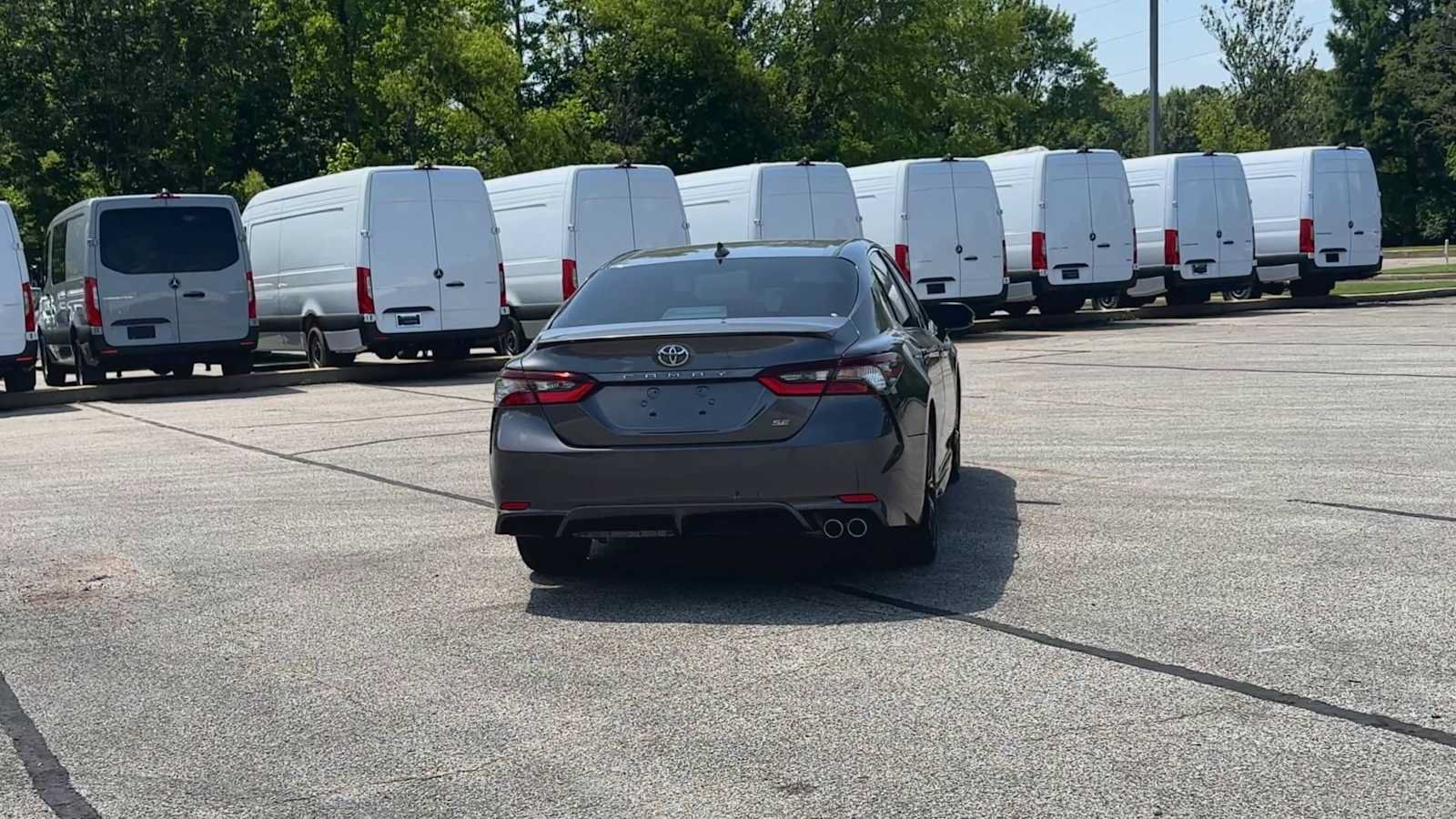 Used 2023 Toyota Camry SE FWD image 7