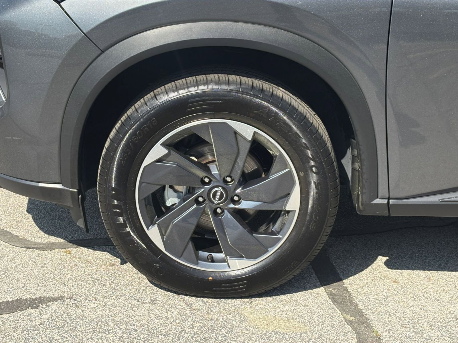 Used 2025 Nissan Rogue SV FWD image 37