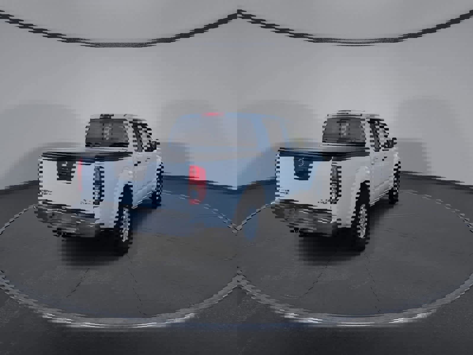 Used 2018 Nissan Frontier SV image 8