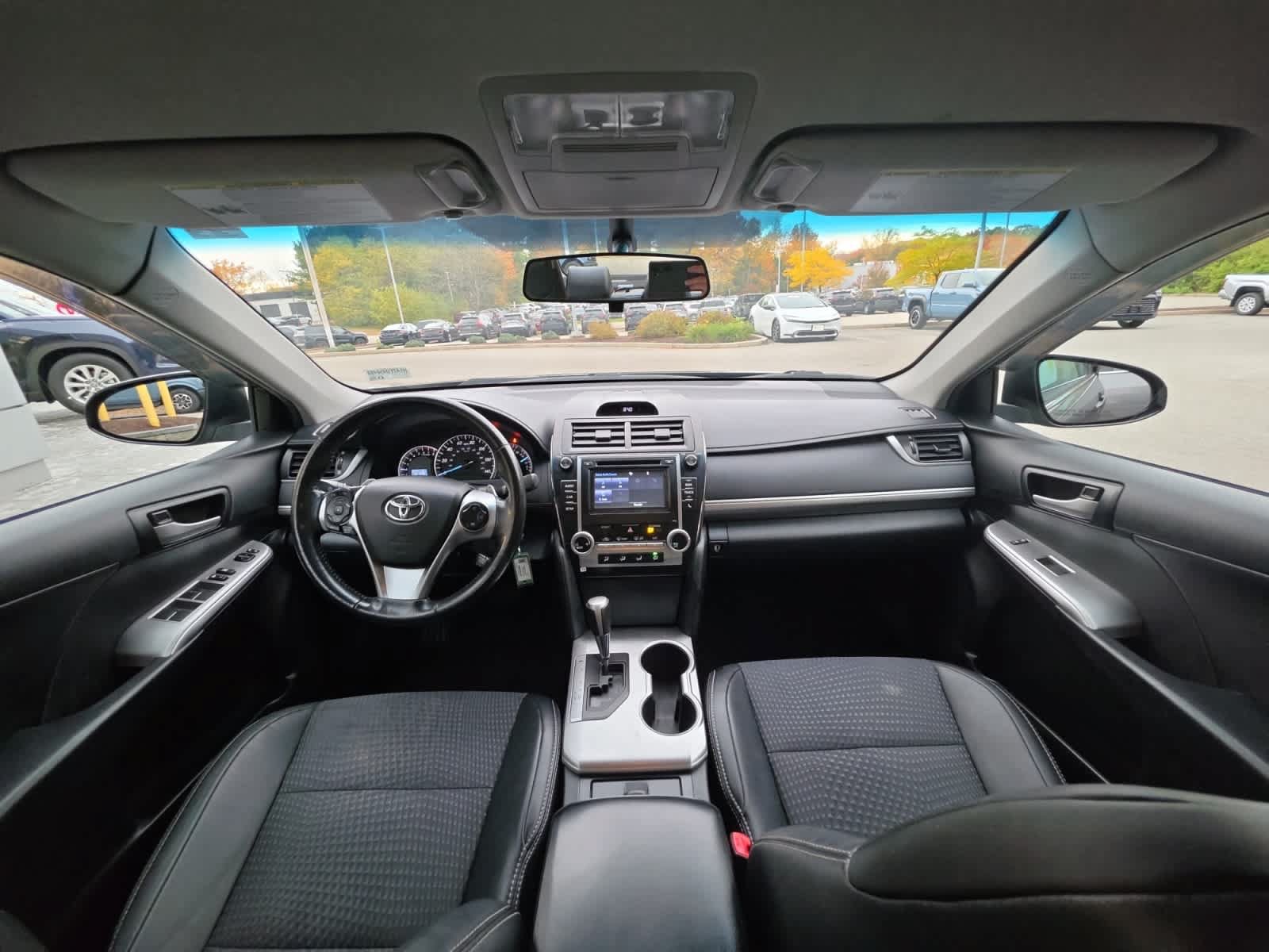 Used 2014 Toyota Camry SE FWD image 23