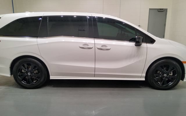 Used 2024 Honda Odyssey Sport image 11