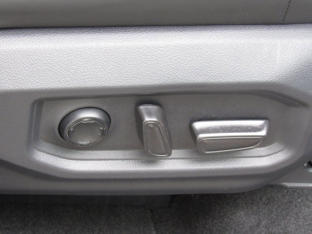 Certified 2025 Toyota Sequoia Platinum image 23