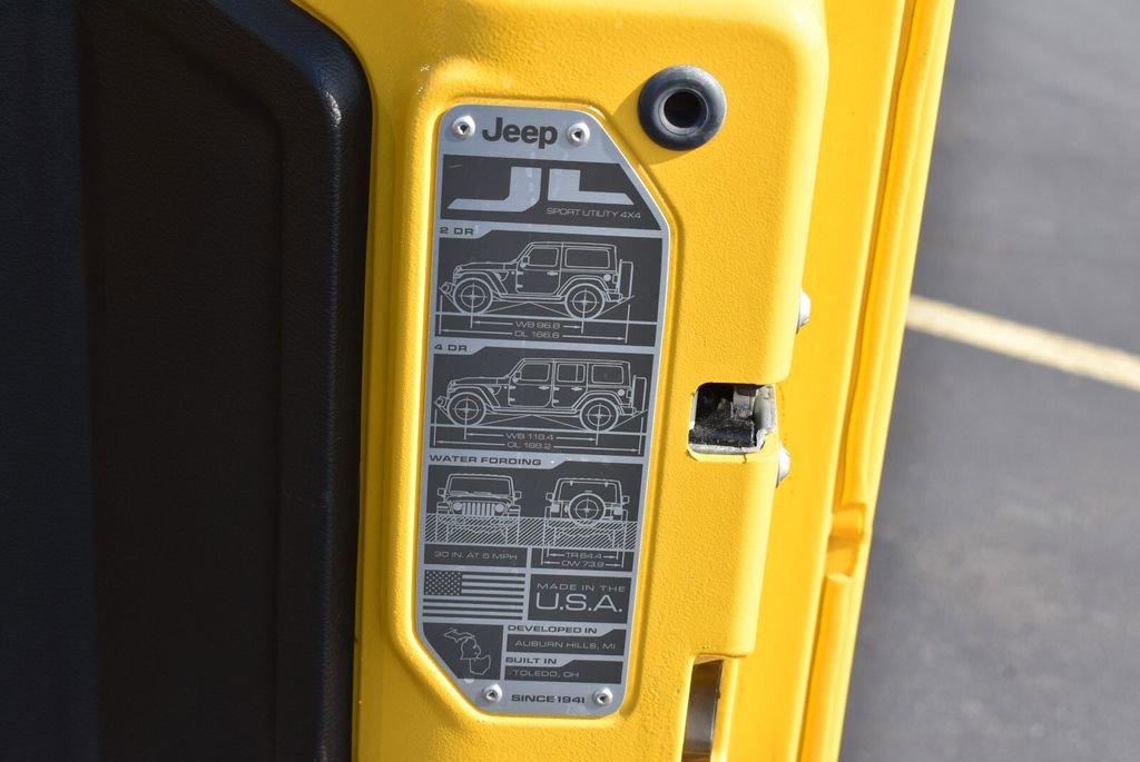 Used 2018 Jeep Wrangler Unlimited Sahara image 37