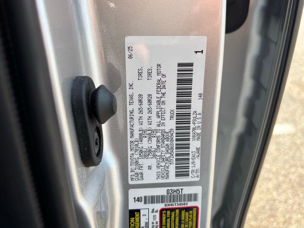 Used 2025 Toyota Tundra Limited image 29