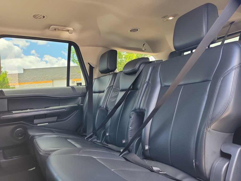 Used 2024 Ford Expedition XLT AWD/4WD image 11