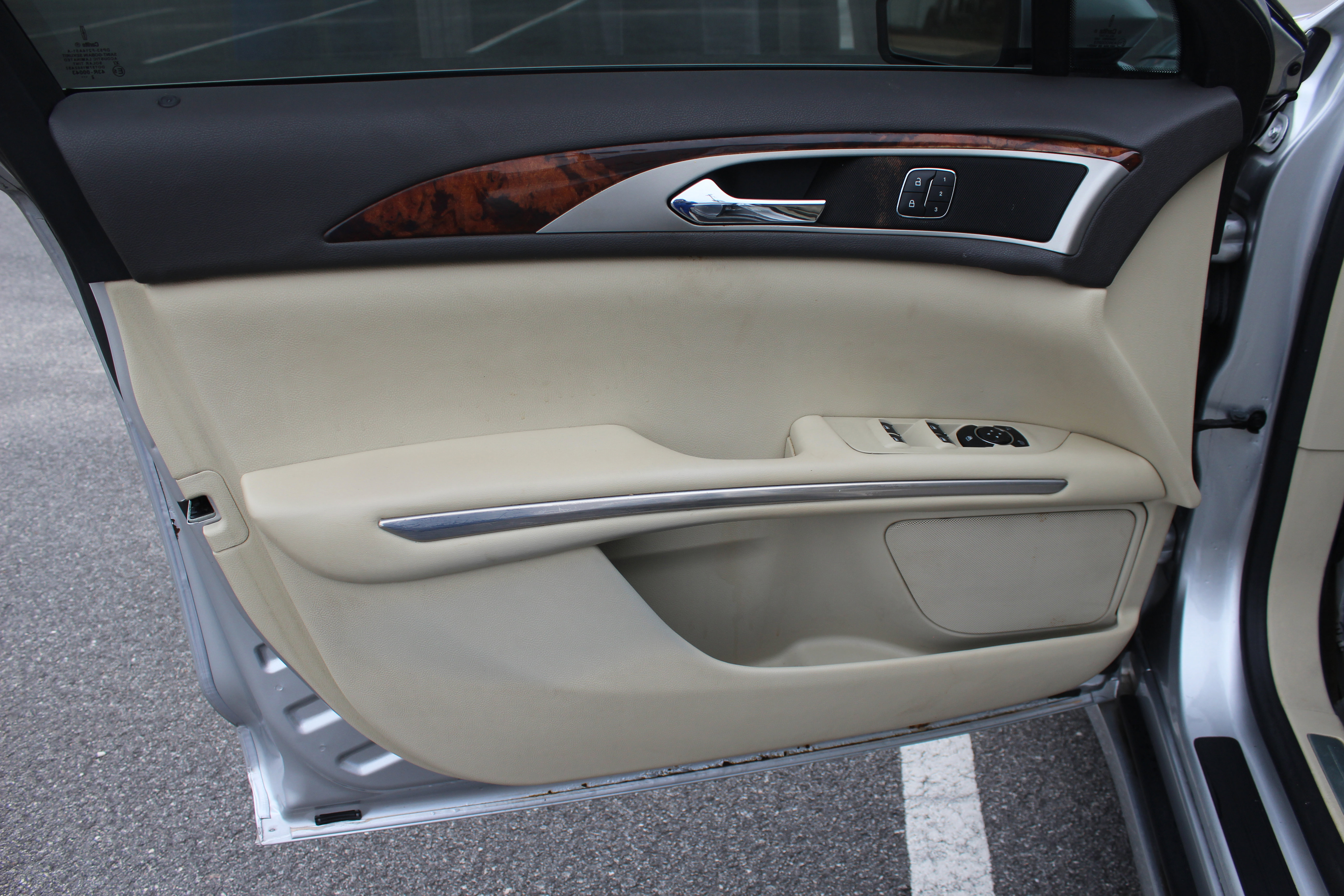 Used 2013 Lincoln MKZ Base image 28