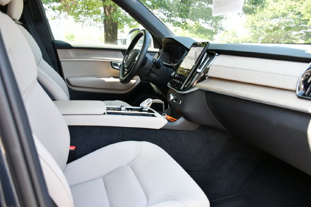 Certified 2026 Volvo XC90 B6 Plus AWD/4WD image 28