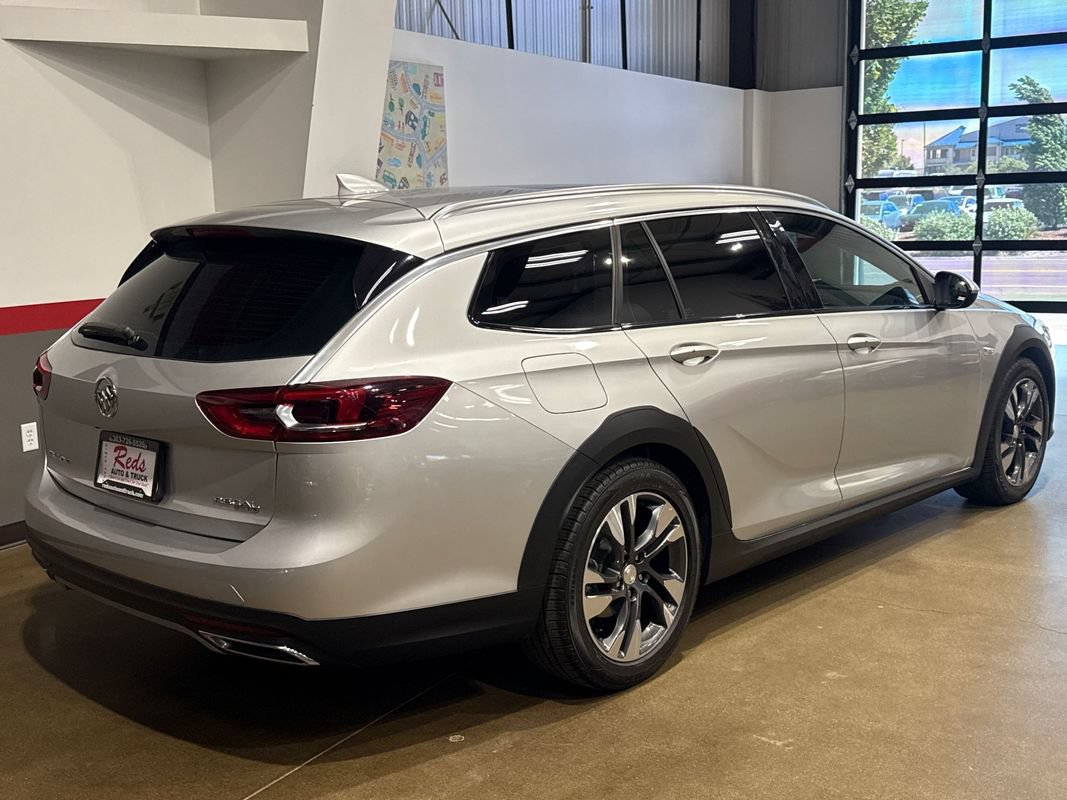 Used 2018 Buick Regal Essence w/ Sights and Sounds Package AWD/4WD image 43