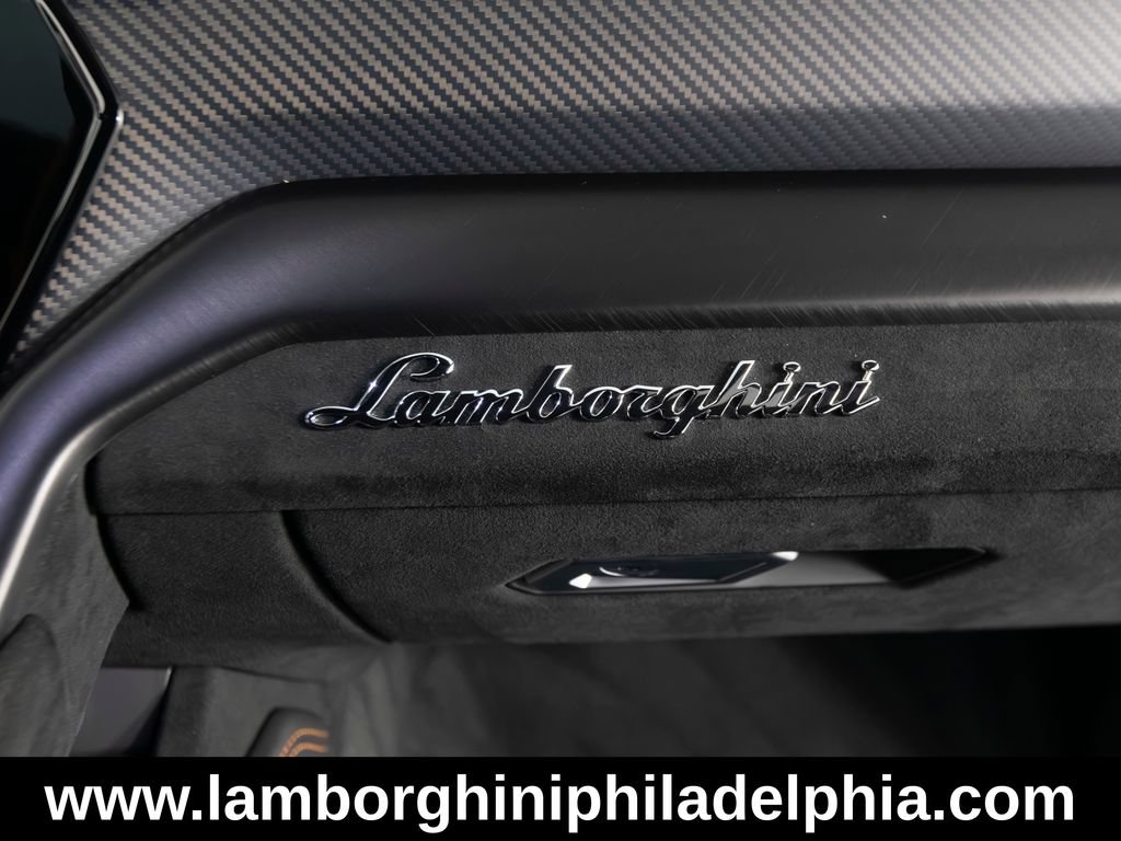 Used 2024 Lamborghini Urus Performante AWD/4WD image 36