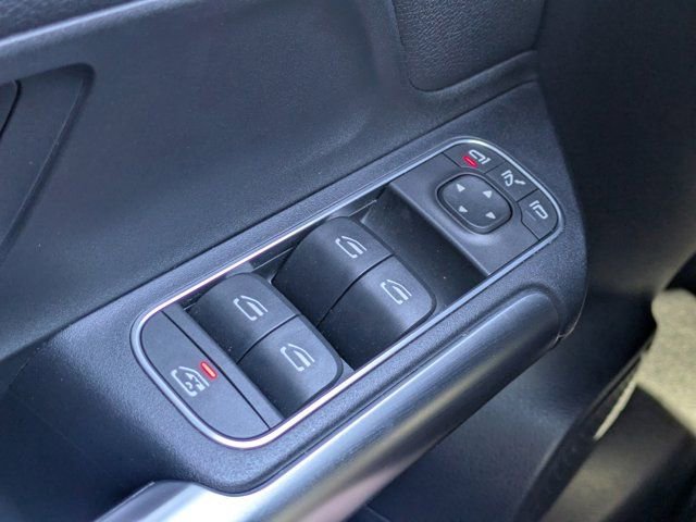 Used 2021 Mercedes-Benz GLA 250 4MATIC image 21