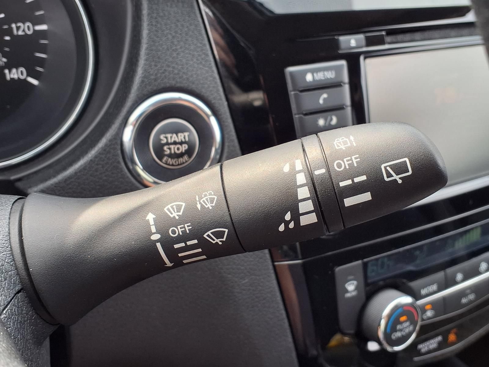 Used 2018 Nissan Rogue SV AWD/4WD image 20