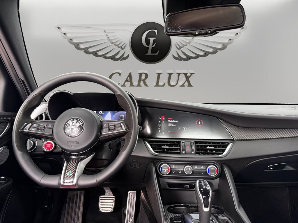 Used 2024 Alfa Romeo Giulia Quadrifoglio RWD image 10