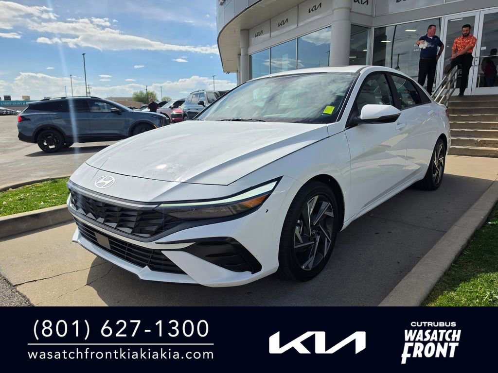 Used 2025 Hyundai Elantra Limited