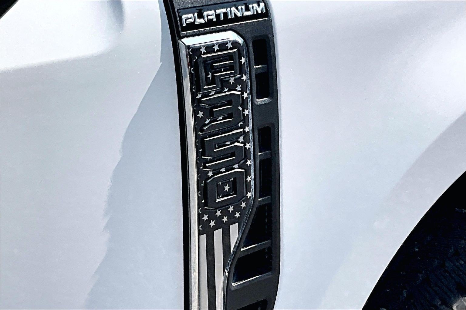 Used 2024 Ford F350 Platinum AWD/4WD image 32