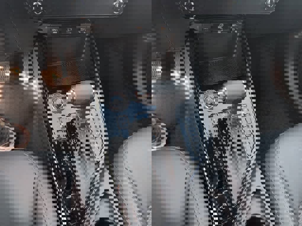 Used 2024 Kia Niro EX image 11