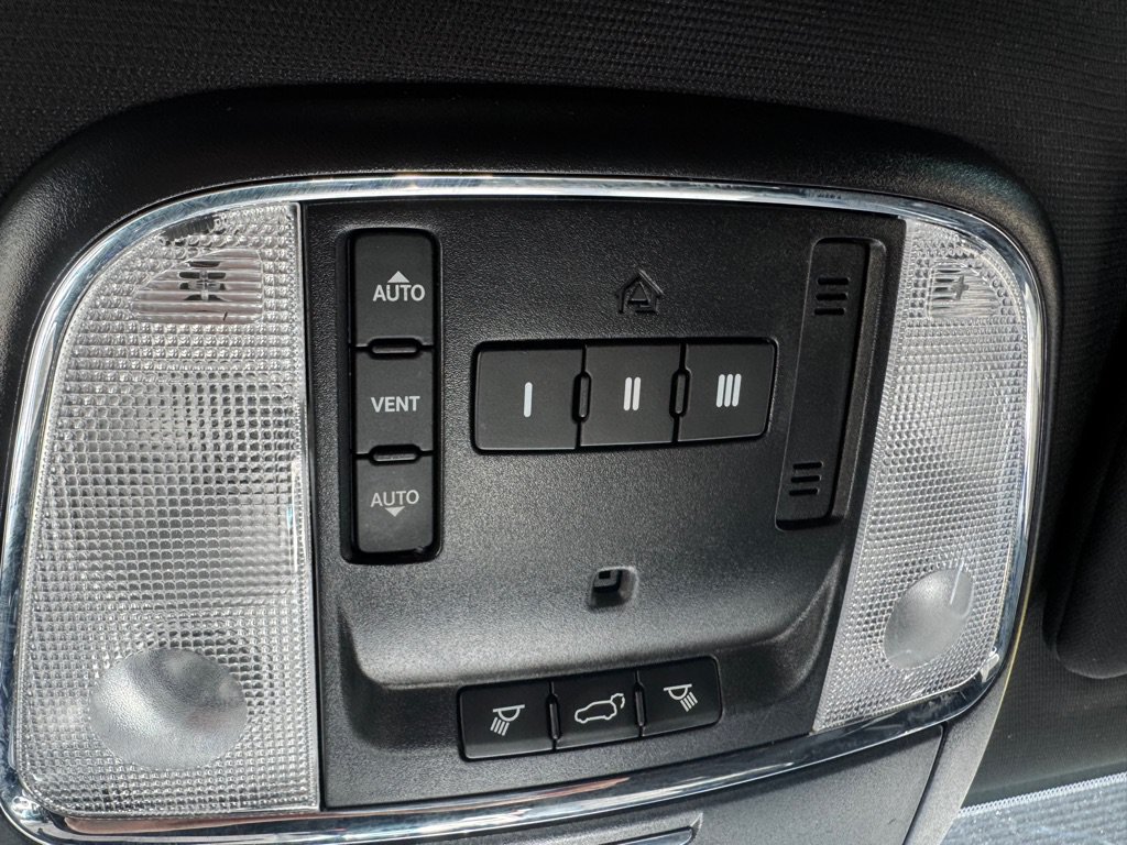 Used 2019 Jeep Grand Cherokee Altitude AWD/4WD image 21