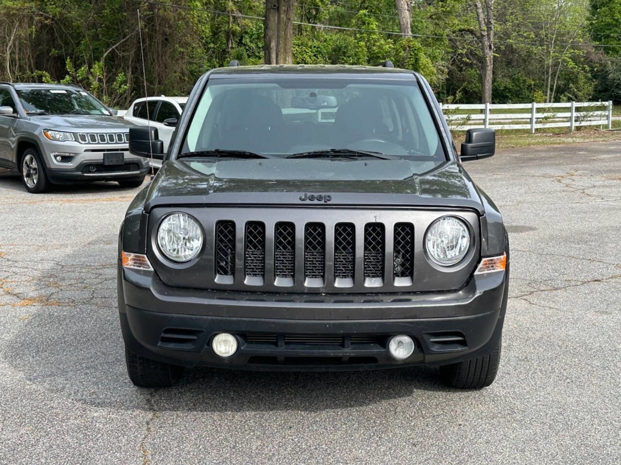 Used 2014 Jeep Patriot Sport w/ Power Value Group FWD image 2