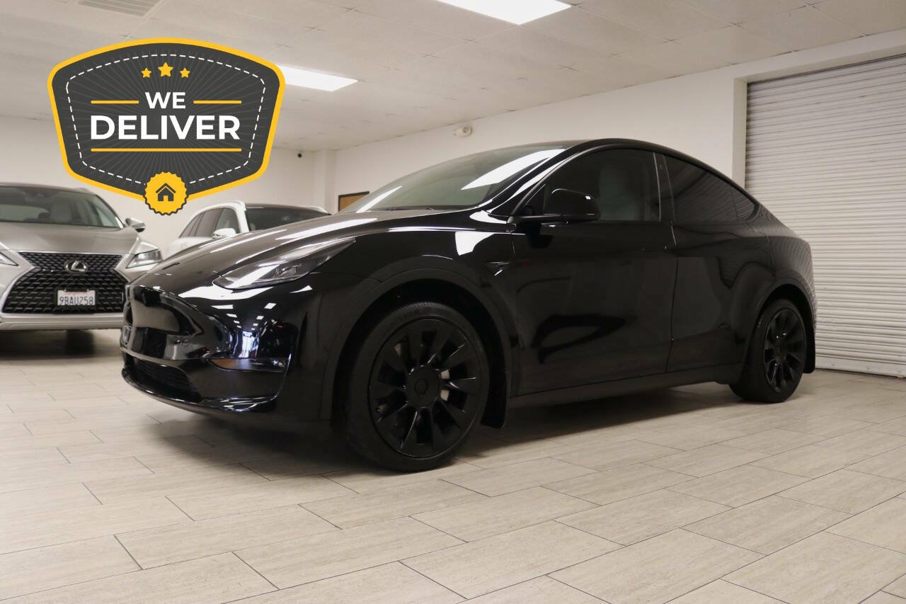 Used 2023 Tesla Model Y Long Range AWD/4WD image 2