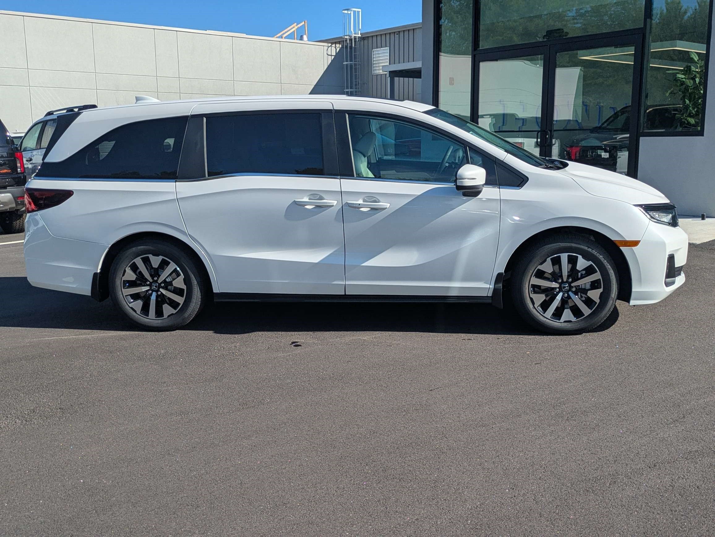 New 2027 Honda Odyssey EX-L image 3